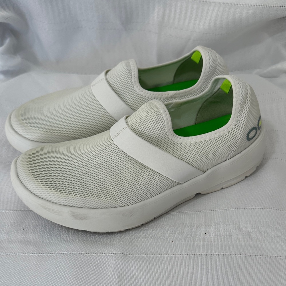 Oofos White Slip On Shoes Size 7.5 - Picture 3 of 8